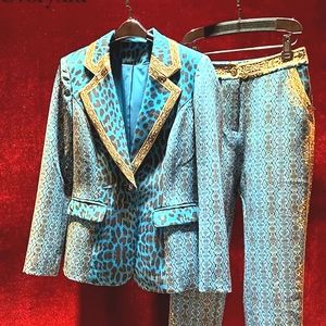 NWT Elegant Suit  Animal print Luxurious Jacket with Pants. XL